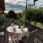 Les De La Oberlin Pensión 3*