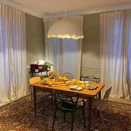 Les De La Oberlin Guest house