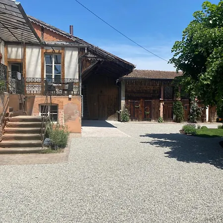 Les De La Oberlin Guest house